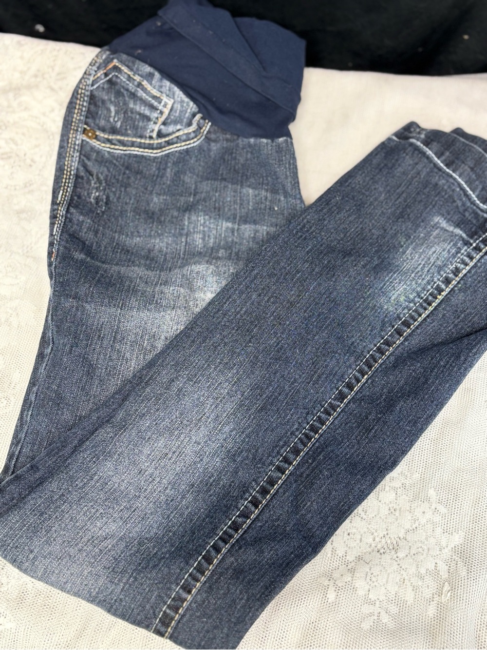 Wallflower maternity jeans blew over belly stretched denim skinny leg size small